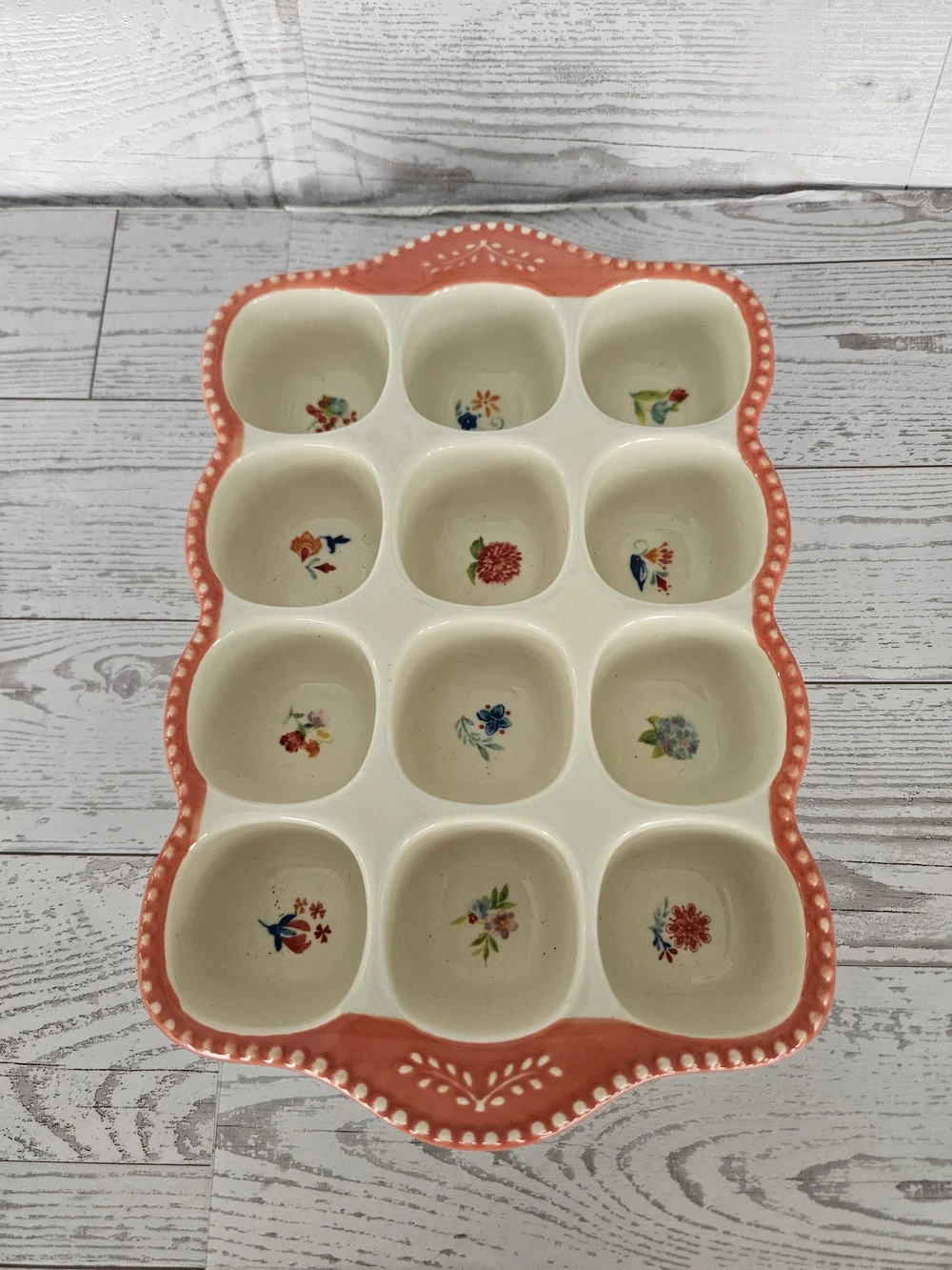 THE PIONEER WOMEN EGG HOLDER